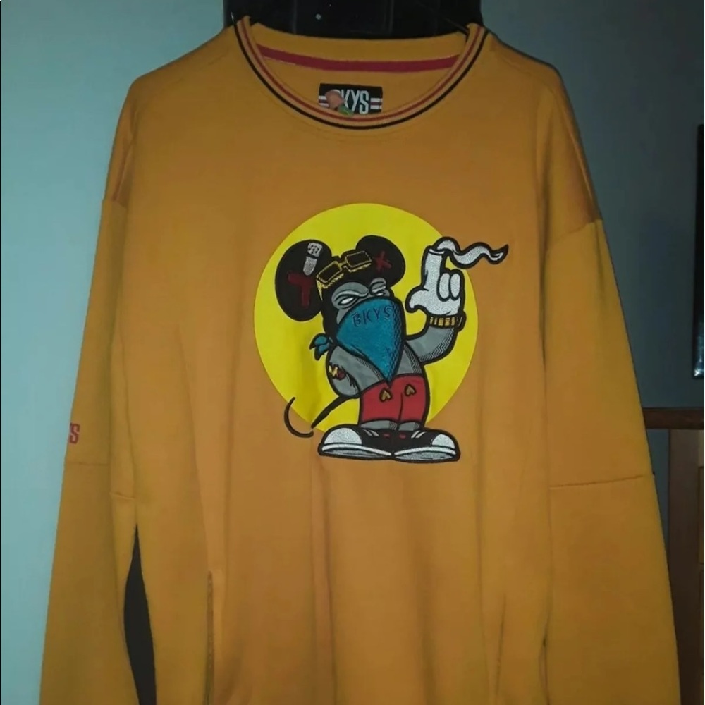 Sweatshirt